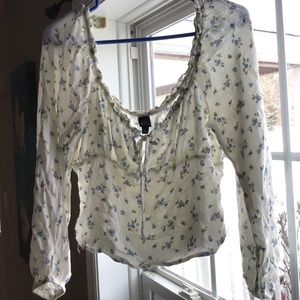 Long sleeve cropped floral blouse